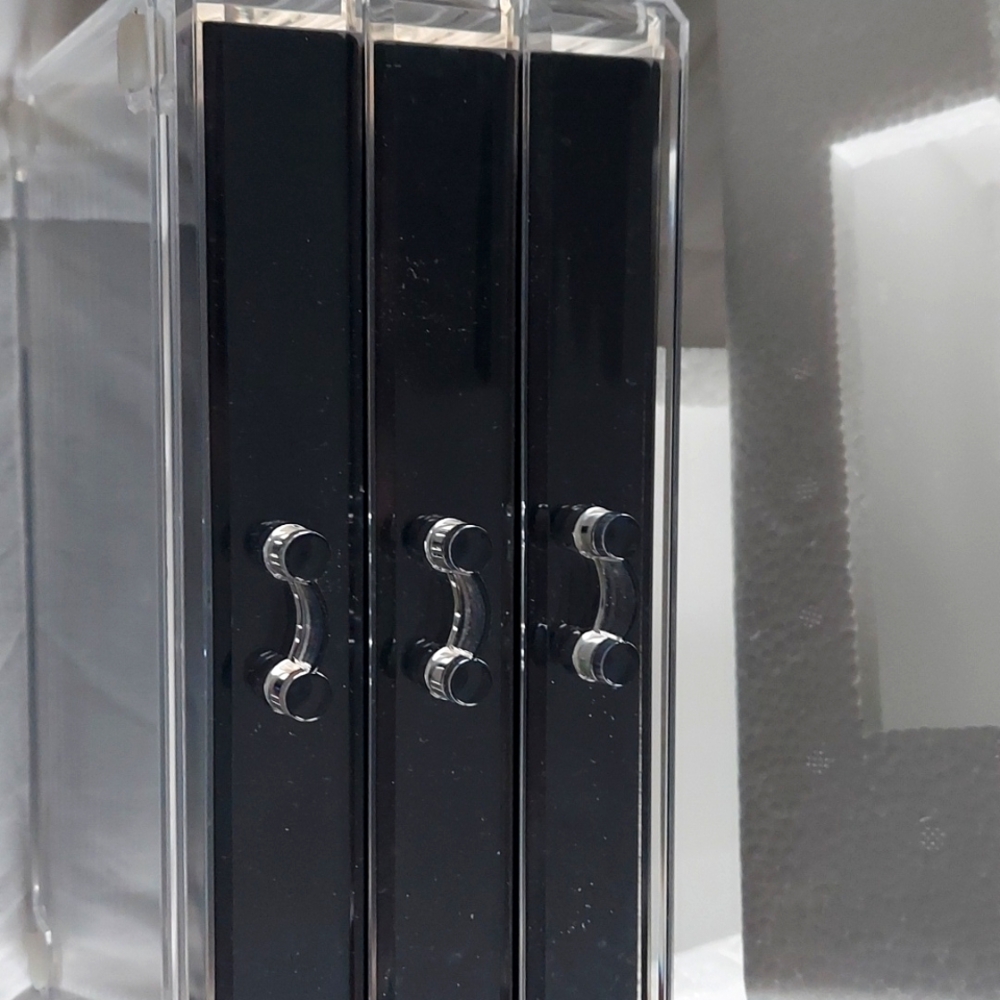 New in box , clear jewelry case